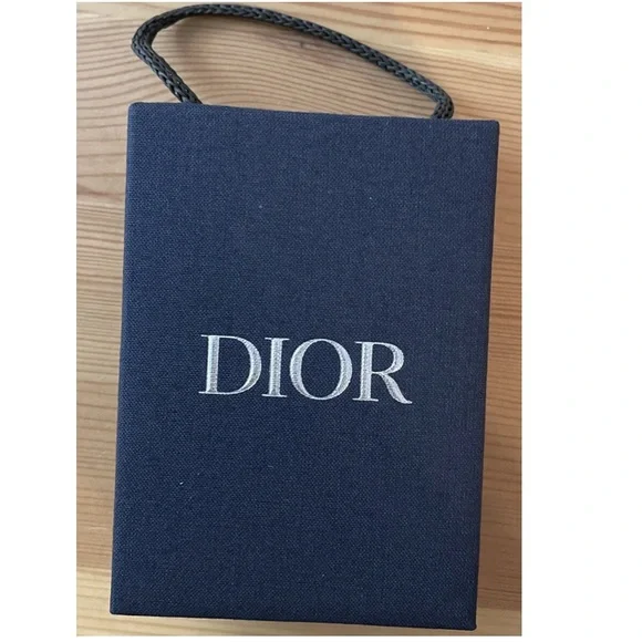 Dior Lipstick Duo in Red and Cream - Picture 2 of 7